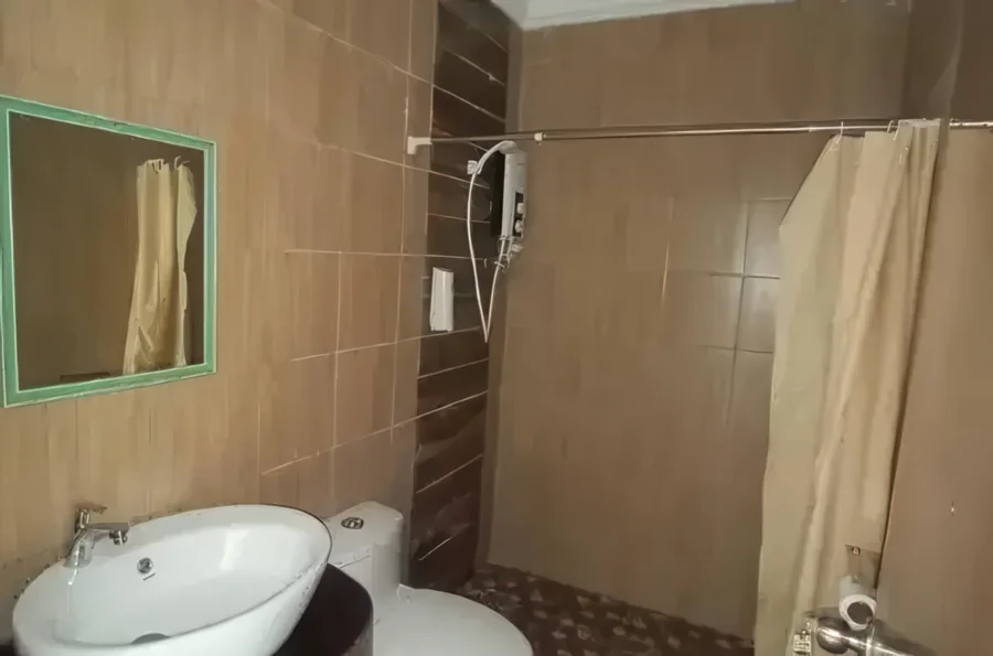 Deluxe room bathroom - private island resort near Semporna