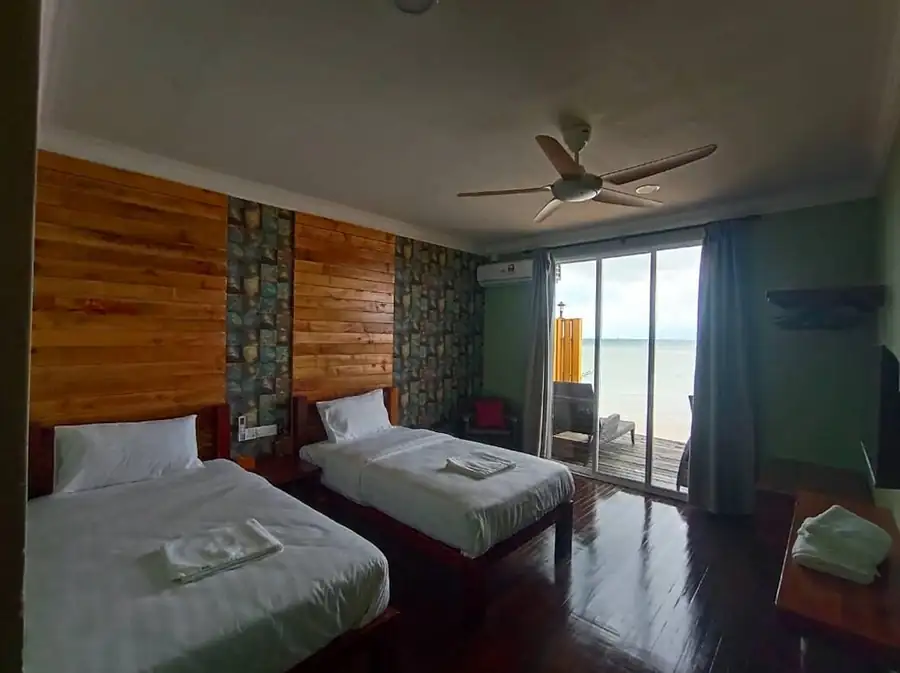 Seaview room 2 beds santiri - private island resort near Semporna